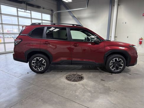 Certified 2025 Subaru Forester Premium image 9