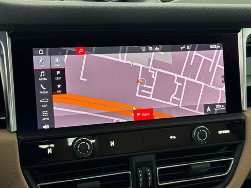 Certified 2022 Porsche Macan AWD/4WD image 20