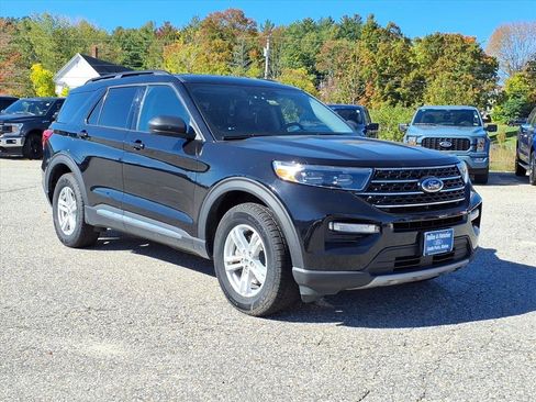 Certified 2020 Ford Explorer XLT w/ Equipment Group 202A image 3