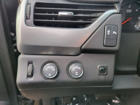 Used 2020 Chevrolet Tahoe 4WD w/ Remote Keyless Entry Package image 25