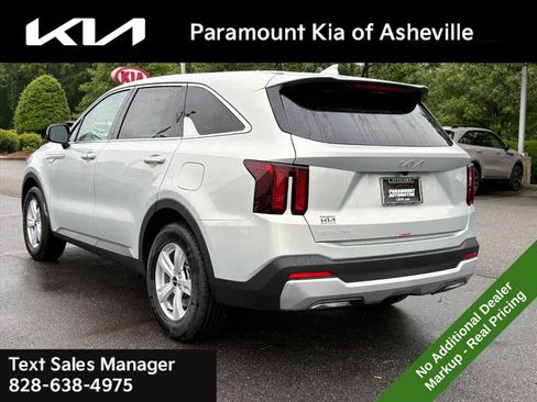 New 2026 Kia Sorento LX FWD image 4