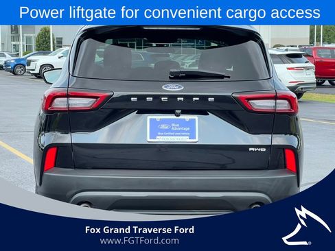 Certified 2025 Ford Escape ST-Line Select AWD/4WD image 36