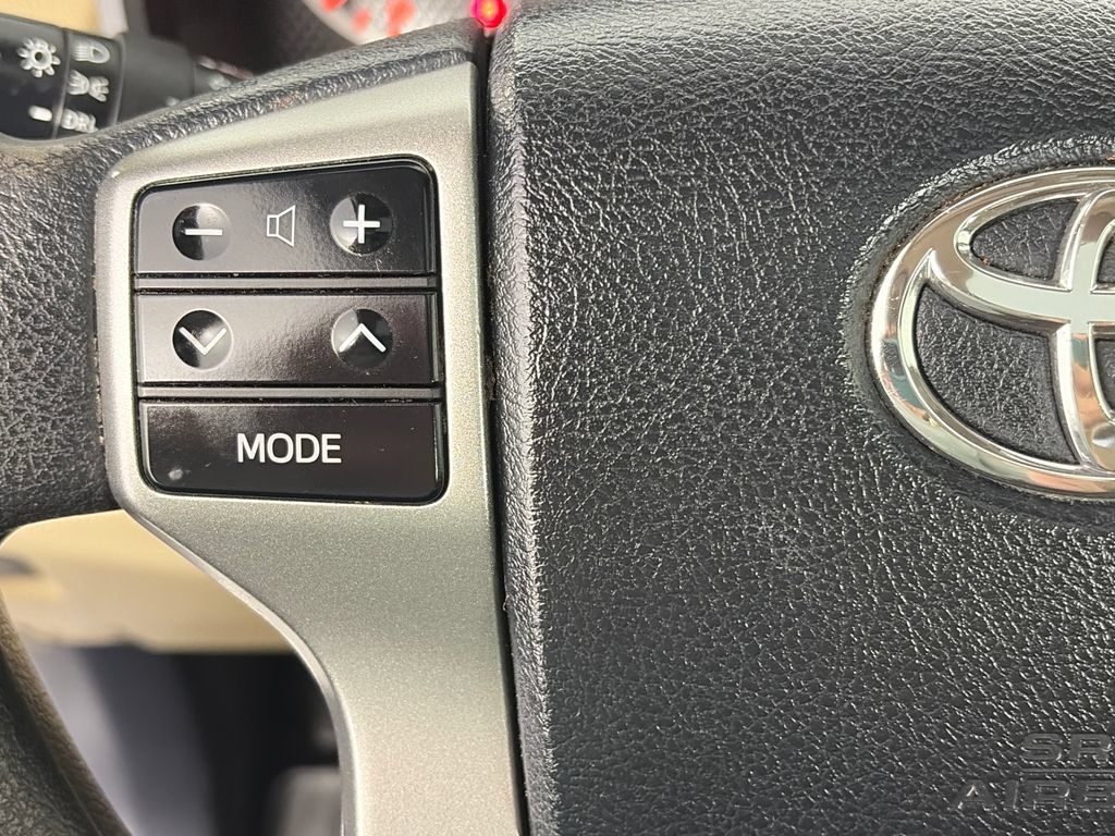 Used 2013 Toyota 4Runner SR5 w/ Convenience Pkg AWD/4WD image 17