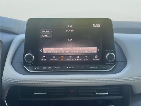 Used 2023 Nissan Rogue SV AWD/4WD image 16