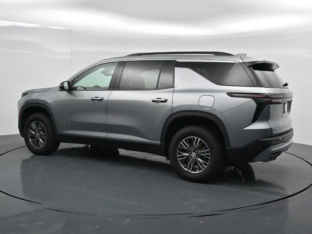 Used 2024 Chevrolet Traverse LT FWD image 5