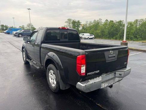 Used 2013 Nissan Frontier SV RWD image 5