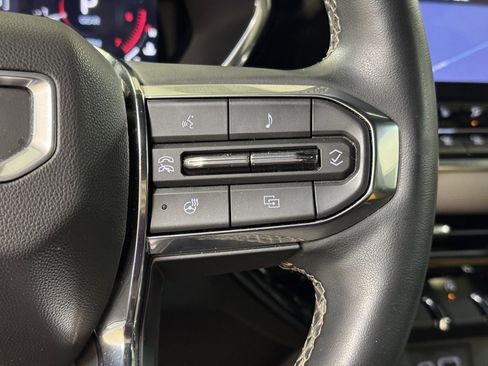 Used 2024 GMC Canyon Denali image 35