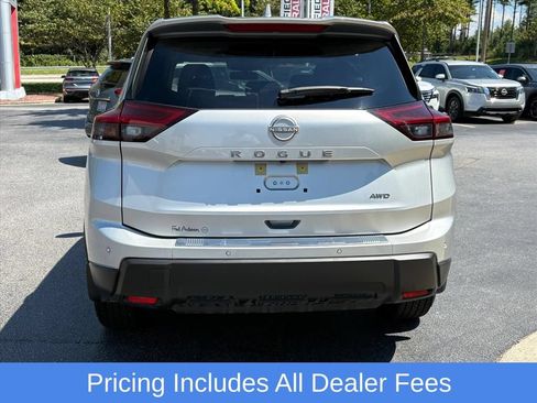 Used 2025 Nissan Rogue SV AWD/4WD image 7