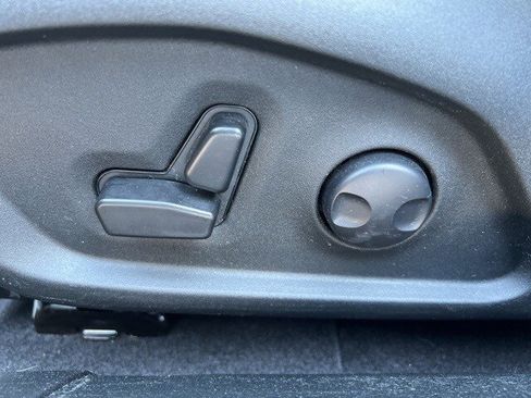 Certified 2024 Jeep Compass Limited image 19