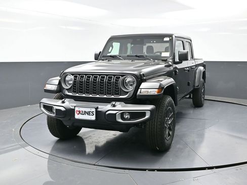 New 2026 Jeep Gladiator Sport image 7