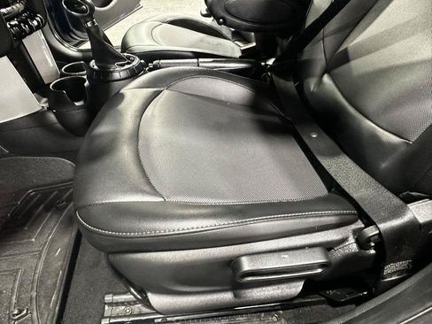 Used 2015 MINI Cooper 4-Door Hardtop FWD image 18