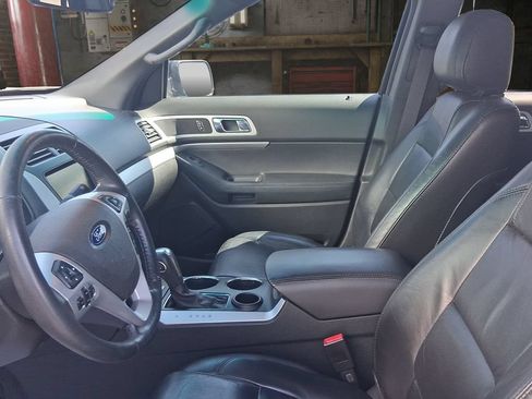 Used 2013 Ford Explorer XLT FWD image 19