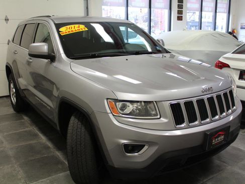Used 2014 Jeep Grand Cherokee Laredo image 3