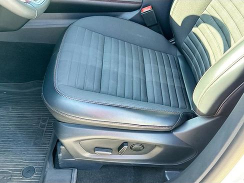 Used 2025 Ford Explorer ST-Line RWD image 18