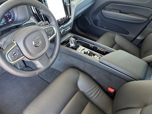New 2025 Volvo XC60 B5 Core w/ Protection Package Premier image 9