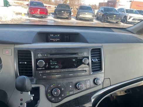 Used 2011 Toyota Sienna LE image 8