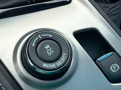 Used 2015 Chevrolet Corvette Stingray Coupe w/ 2LT Preferred Equipment Group image 26