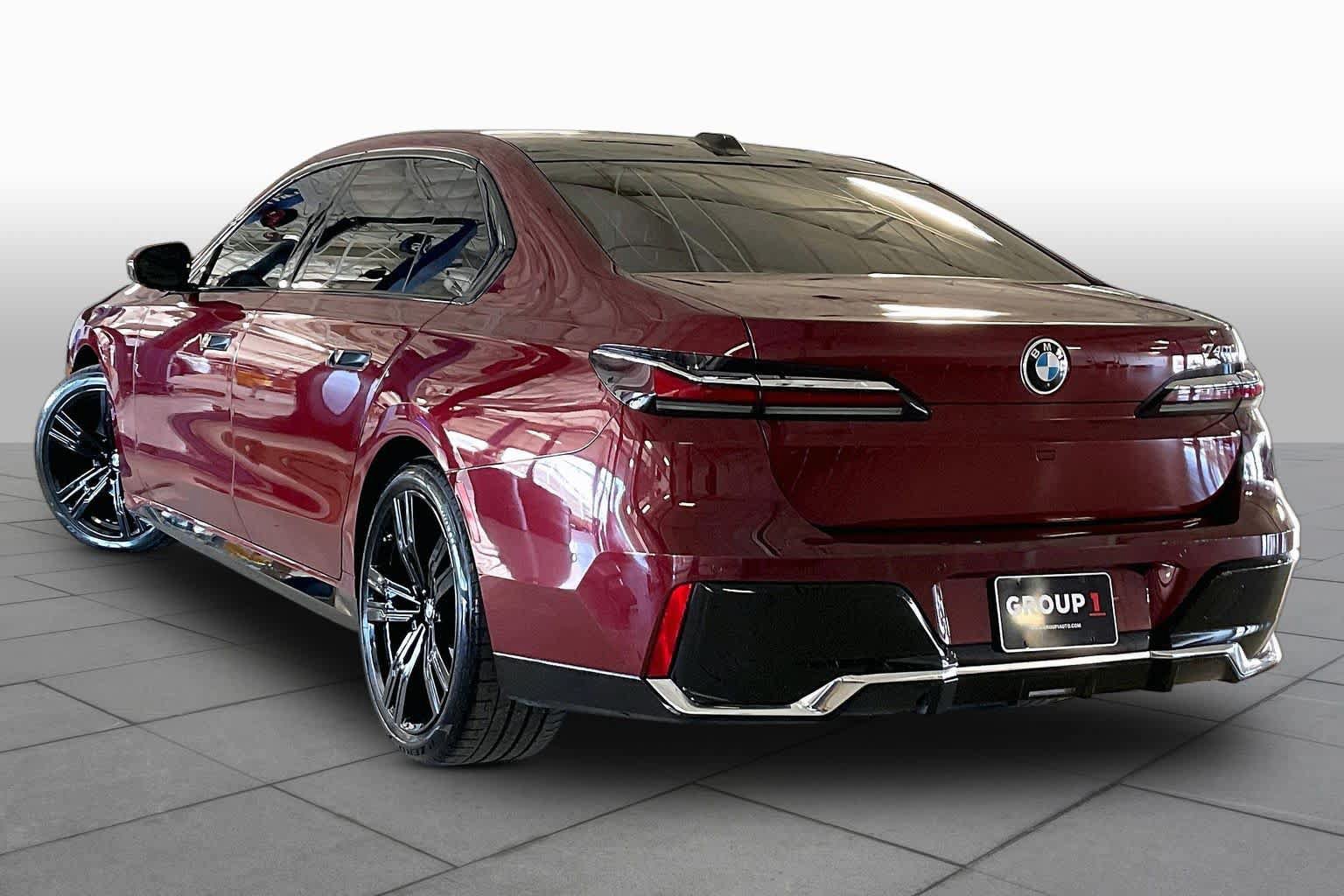 Used 2023 BMW 740i RWD image 11