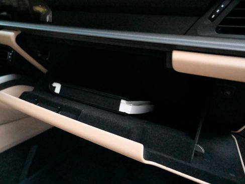 Used 2022 Porsche 911 Carrera image 45