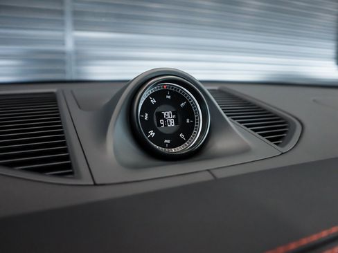 New 2026 Porsche Macan image 23