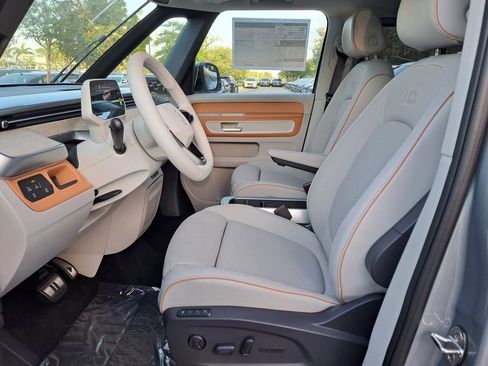 New 2025 Volkswagen ID. Buzz 1st Edition image 6