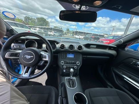 Used 2019 Ford Mustang Coupe RWD image 26
