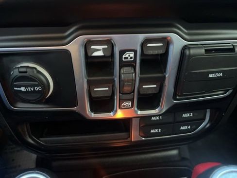 Used 2021 Jeep Gladiator Overland w/ Popular Equipment Package image 19