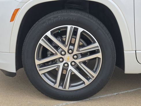 Used 2023 Chevrolet Traverse High Country image 29