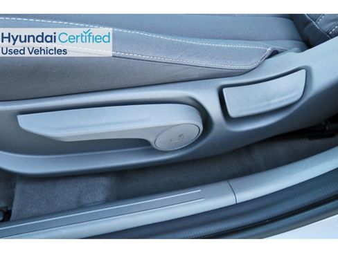 Certified 2025 Hyundai Elantra Sport image 30