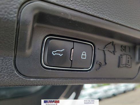 Used 2020 Ford Explorer Platinum w/ Premium Technology Package AWD/4WD image 7