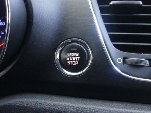 Used 2019 Kia Sedona EX FWD image 19