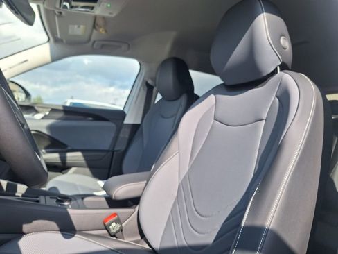 New 2026 Volkswagen Tiguan SE image 11