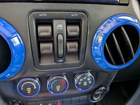 Used 2015 Jeep Wrangler Unlimited Sport w/ Quick Order Package 24S image 12