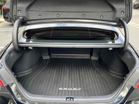 Used 2021 Toyota Camry LE image 73