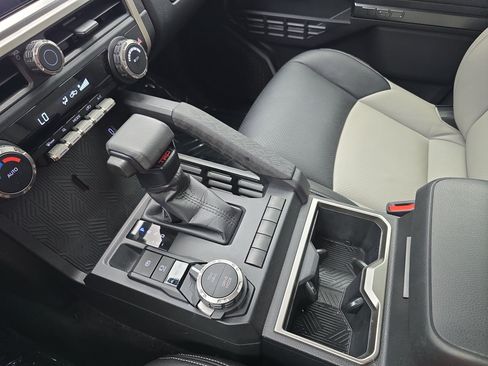 Used 2024 Toyota Tacoma TRD Sport AWD/4WD image 23