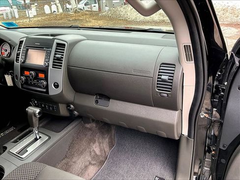 Used 2018 Nissan Frontier PRO-4X image 13
