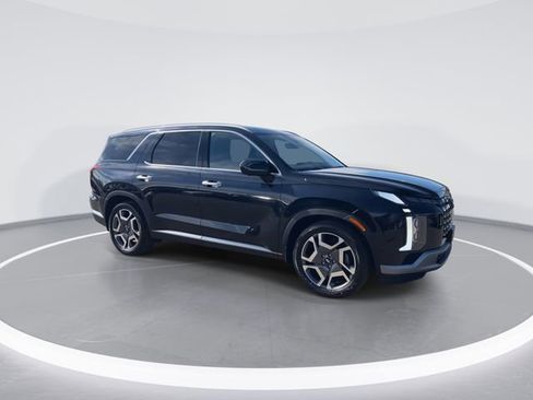Used 2023 Hyundai Palisade Limited image 2