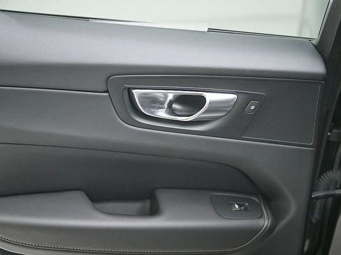 Certified 2023 Volvo XC60 B5 Ultimate w/ Climate Package image 19