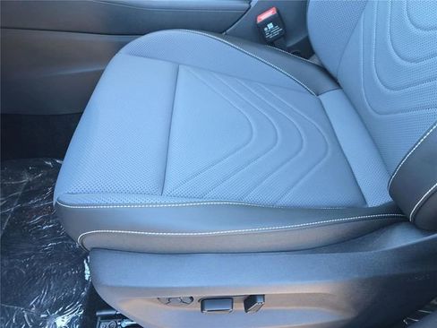 New 2026 Volkswagen Tiguan SE image 15