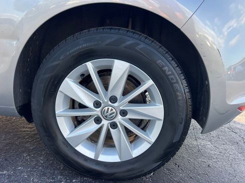 Used 2015 Volkswagen Golf S image 35