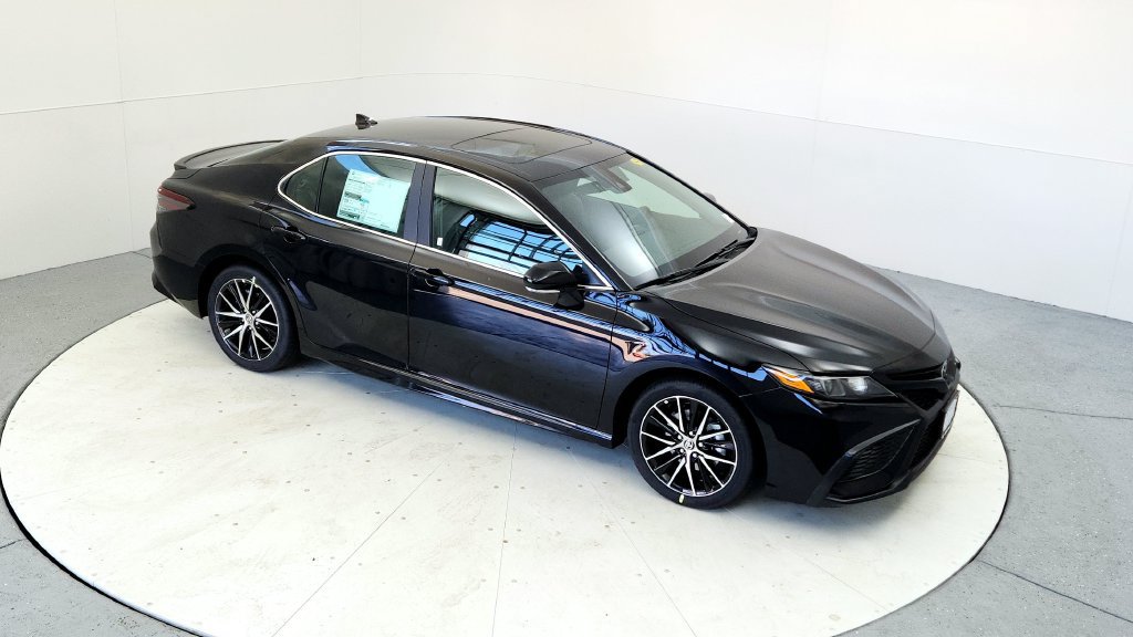 Certified 2024 Toyota Camry SE w/ Cold Weather Package AWD/4WD image 16