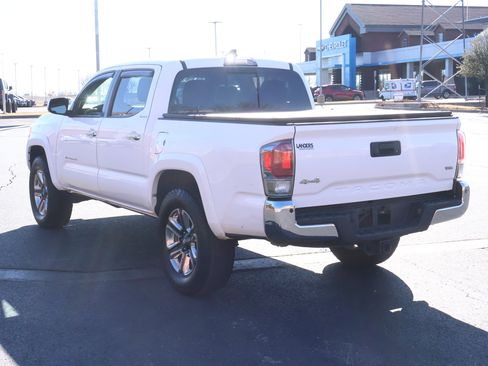 Used 2018 Toyota Tacoma Limited image 6