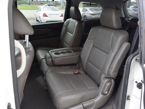 Used 2015 Honda Odyssey Touring Elite image 31
