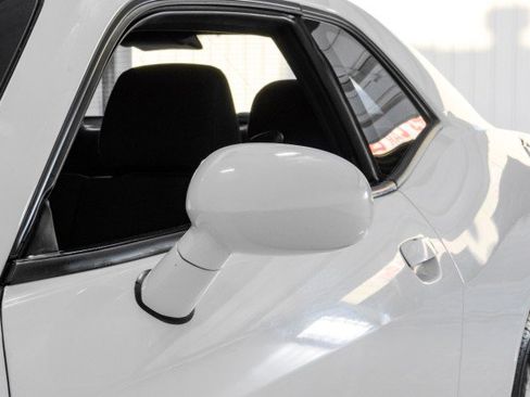 Used 2013 Dodge Challenger SXT image 30