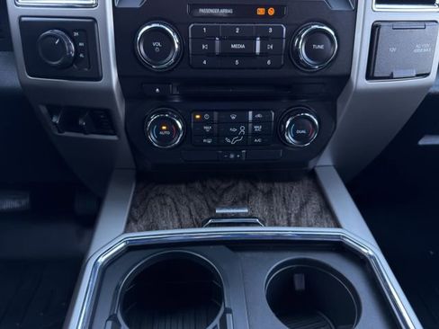 Used 2018 Ford F250 Lariat image 19