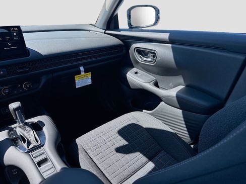 New 2026 Honda HR-V LX image 18