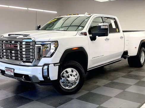 Used 2025 GMC Sierra 3500 Denali w/ Denali Reserve Package AWD/4WD image 12