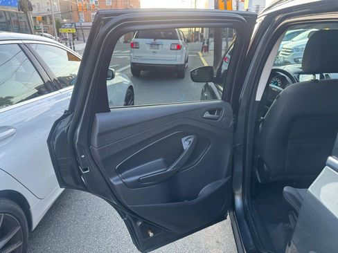 Used 2016 Ford Escape SE w/ Equipment Group 201A image 20