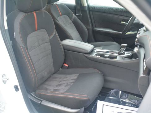 Used 2023 Nissan Sentra SR w/ Midnight Edition Package FWD image 17