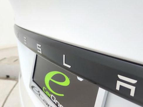 Used 2024 Tesla Model X image 16